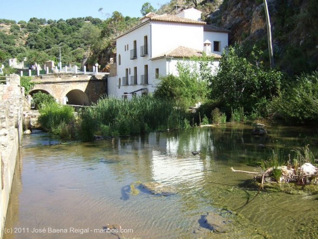 Valle del Genal
Al fondo Marruecos y Gibraltar
Malaga