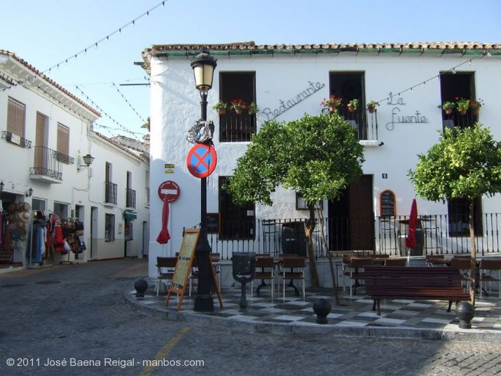 Benalmadena
Fachada con macetas
Malaga