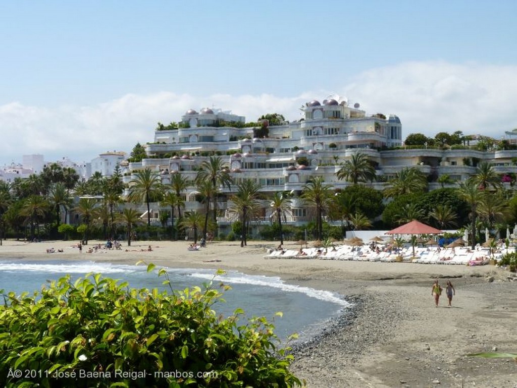 Foto de Marbella, Playa del Duque, Malaga, España - Gray de Albion