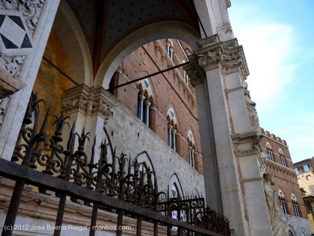 Siena
Cappella di Piazza
Toscana