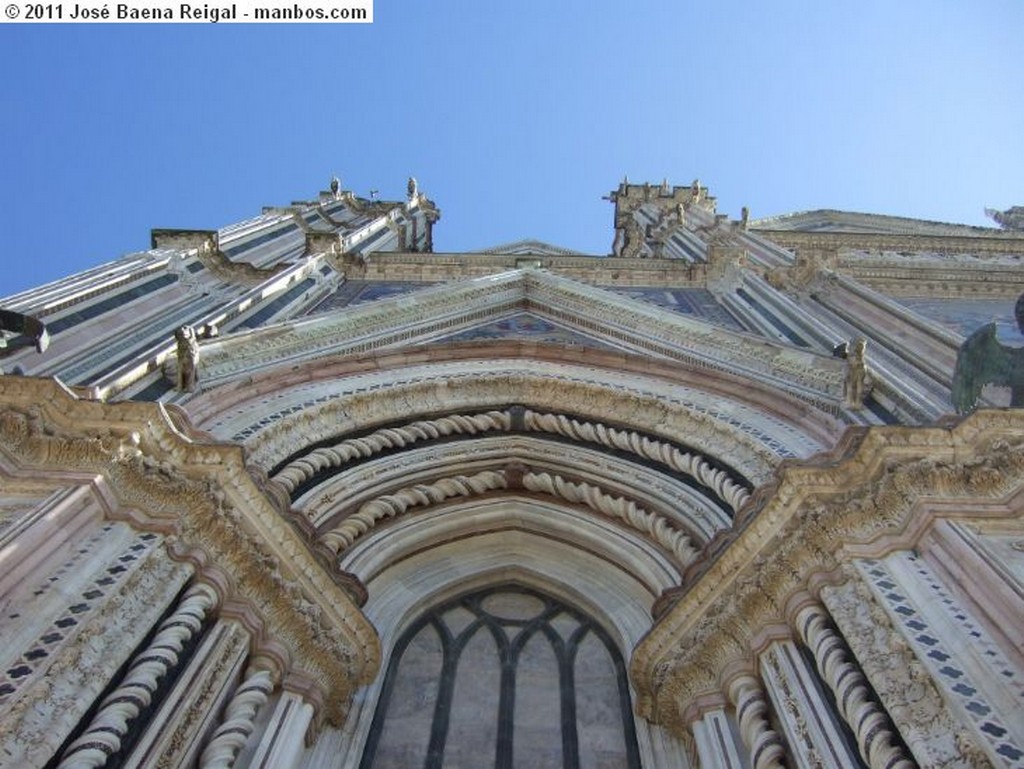 Orvieto
Puerta central
Umbria