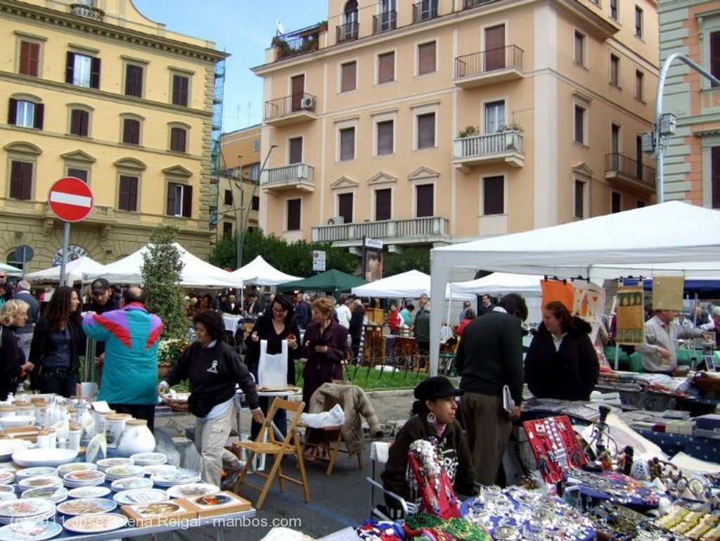 Frascati
Mercadillo de los domingos 
Lazio