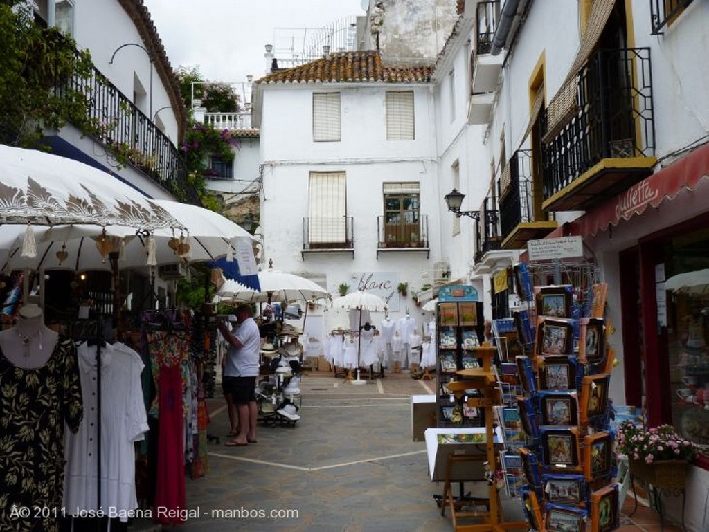 Foto de Marbella, Calle de los Molinillos, Malaga, España - Todo se vende