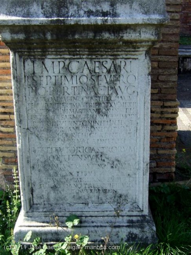 Foto de Ostia Antica, Palestra, Roma, Italia - Dedicatoria a Septimio Severo