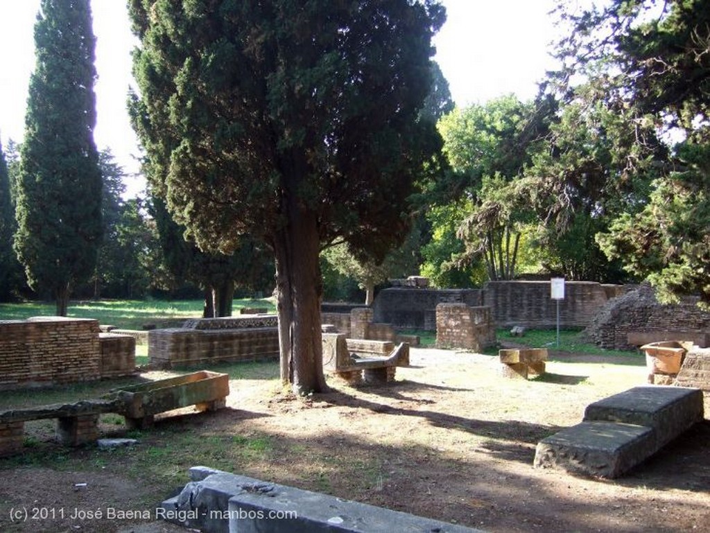 Ostia Antica
Decumano Massimo
Roma