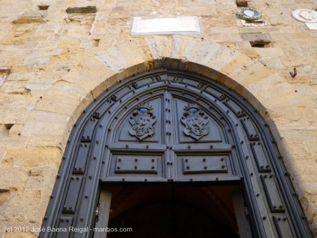 Volterra
Palazzo Pretorio
Pisa