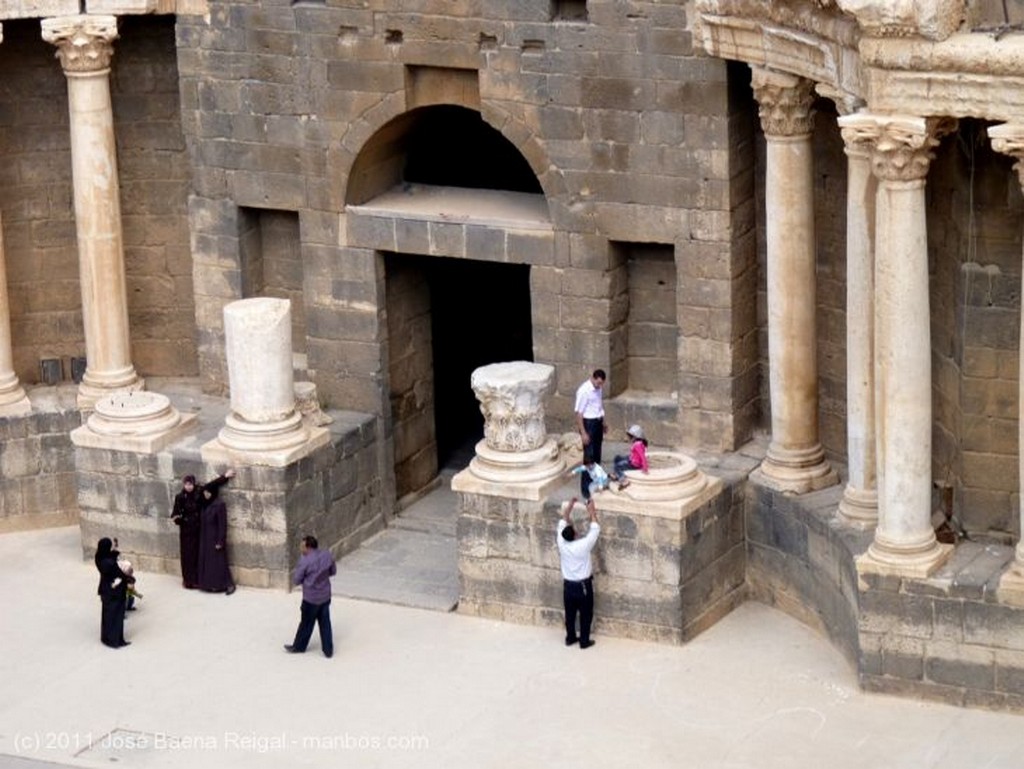 Bosra
Summa cavea
Dera