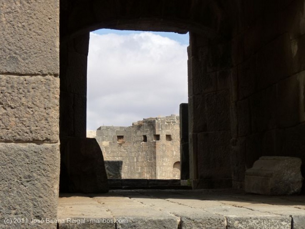 Bosra
Exterior de la cavea
Dera