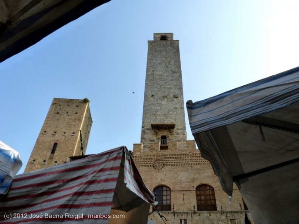 San Gimignano
Loggia del Comune
Siena