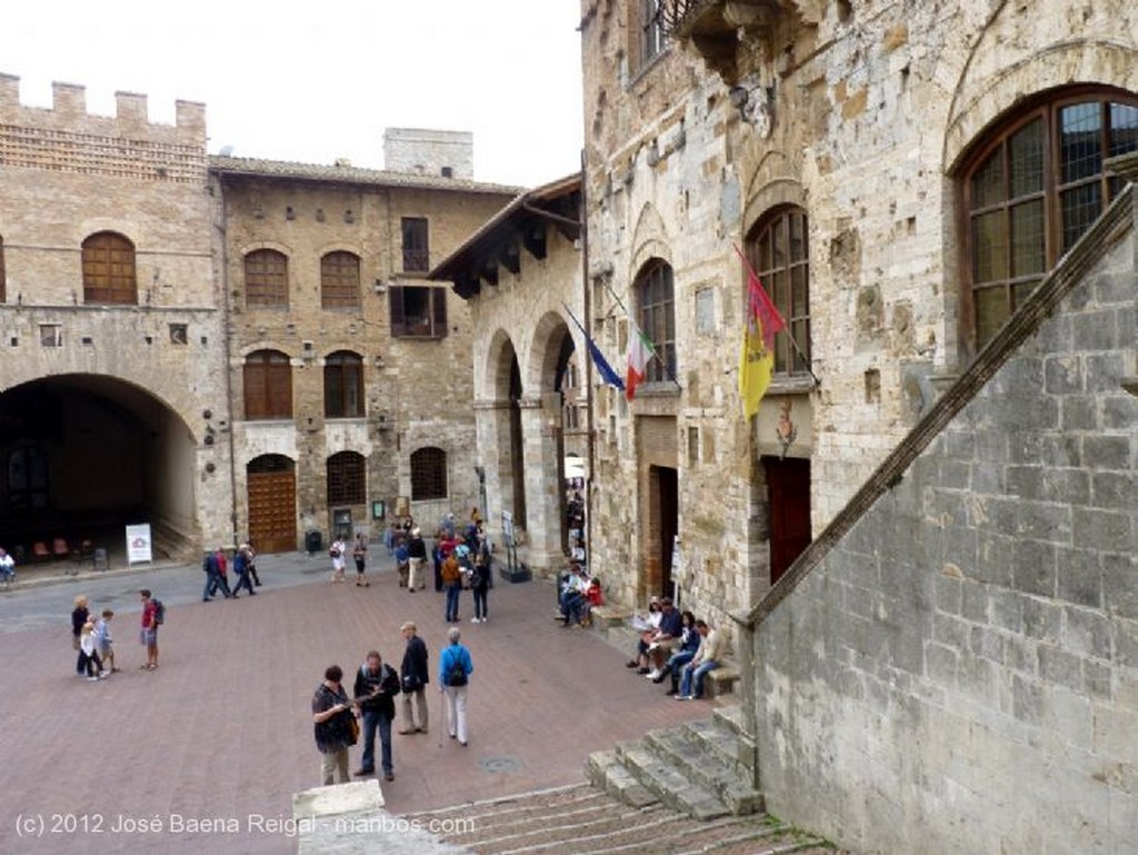 San Gimignano
Patio de la Pinacoteca
Siena