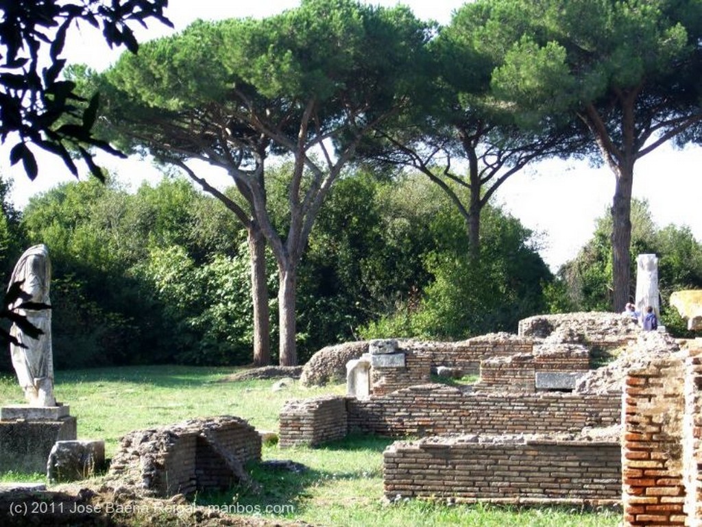 Ostia Antica
Necropolis
Roma