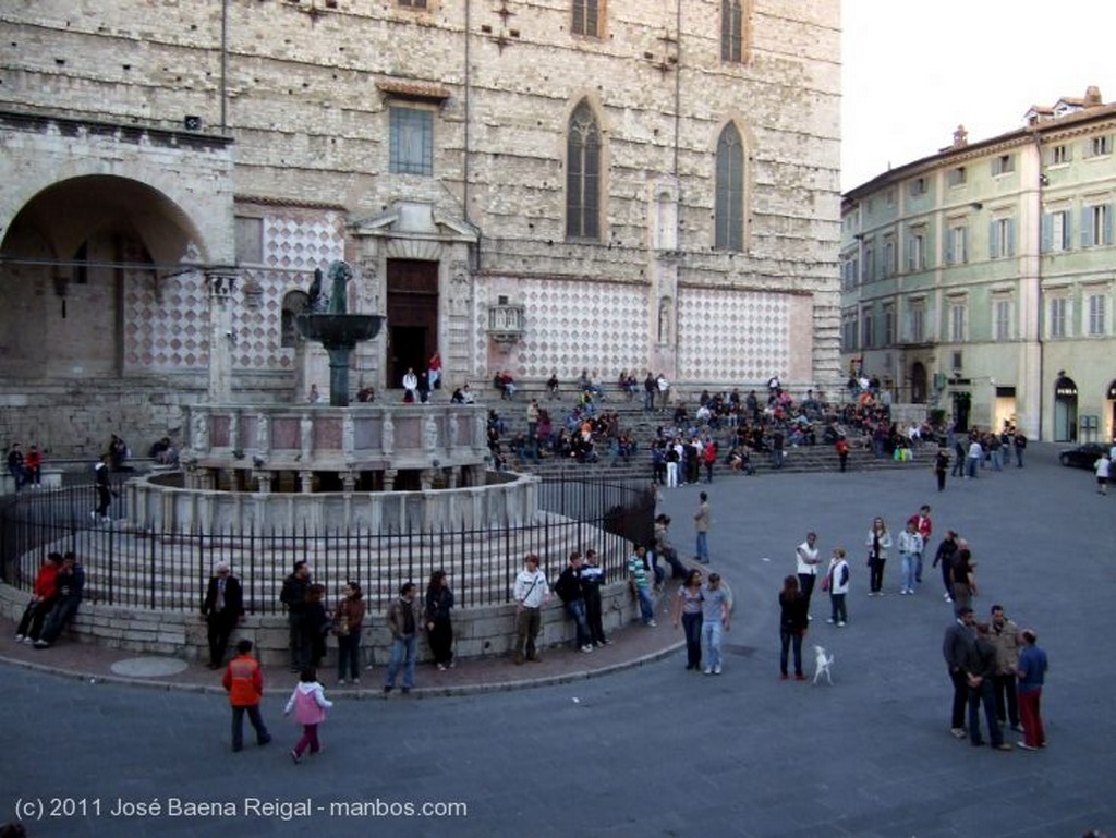 Perugia
Taza superior de la Fonte Maggiore
Umbria