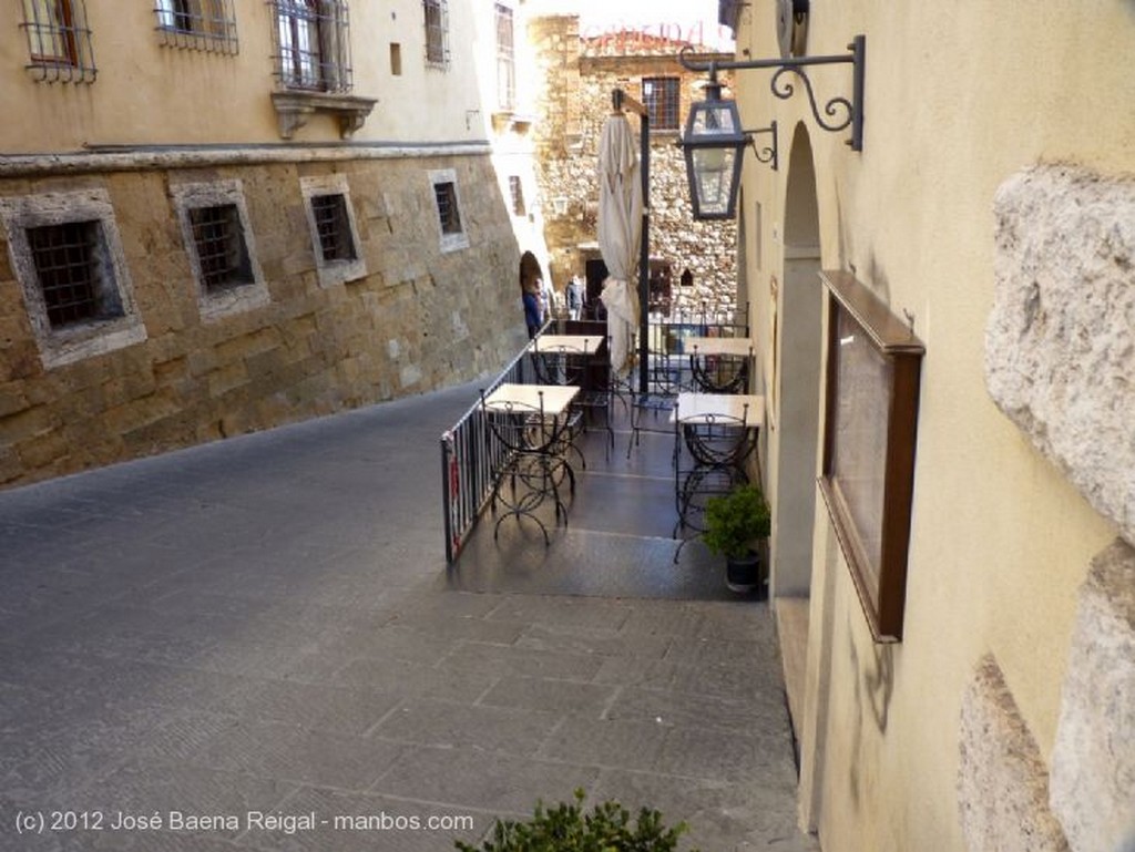 Montepulciano
Esquina ornamentada
Siena