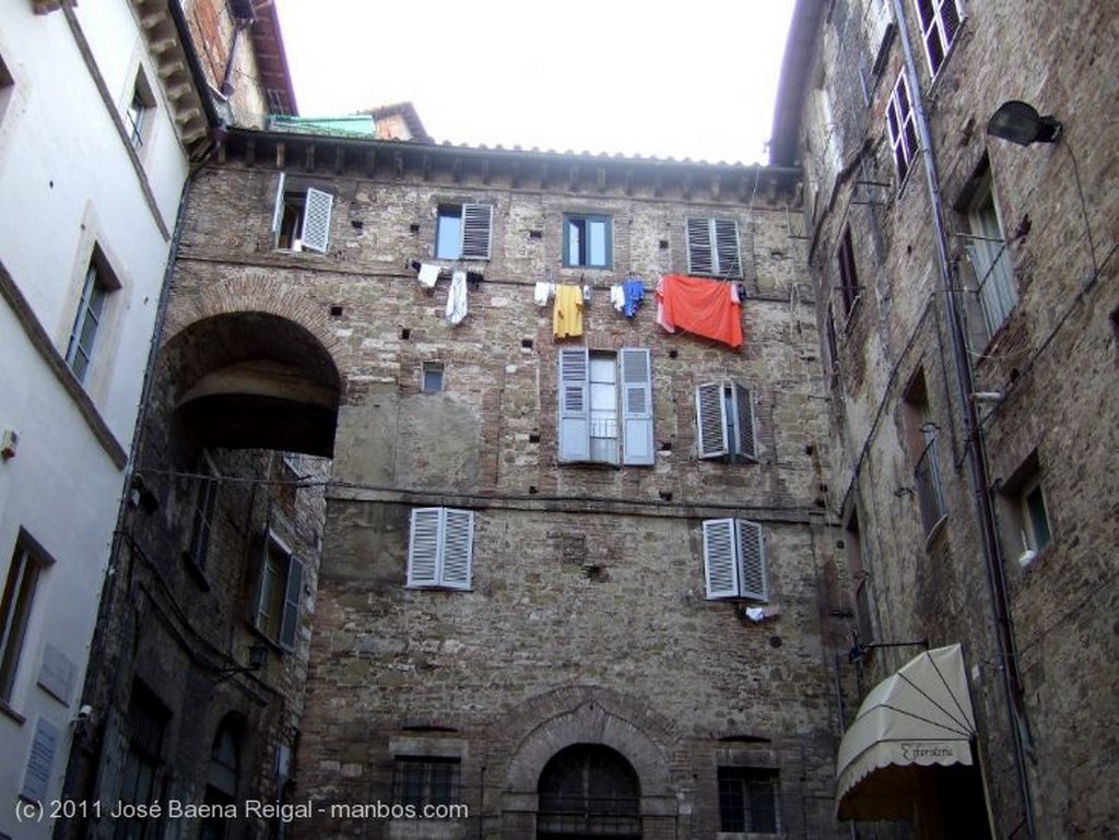 Perugia
Piazza Francesco Morlacchi
Umbria