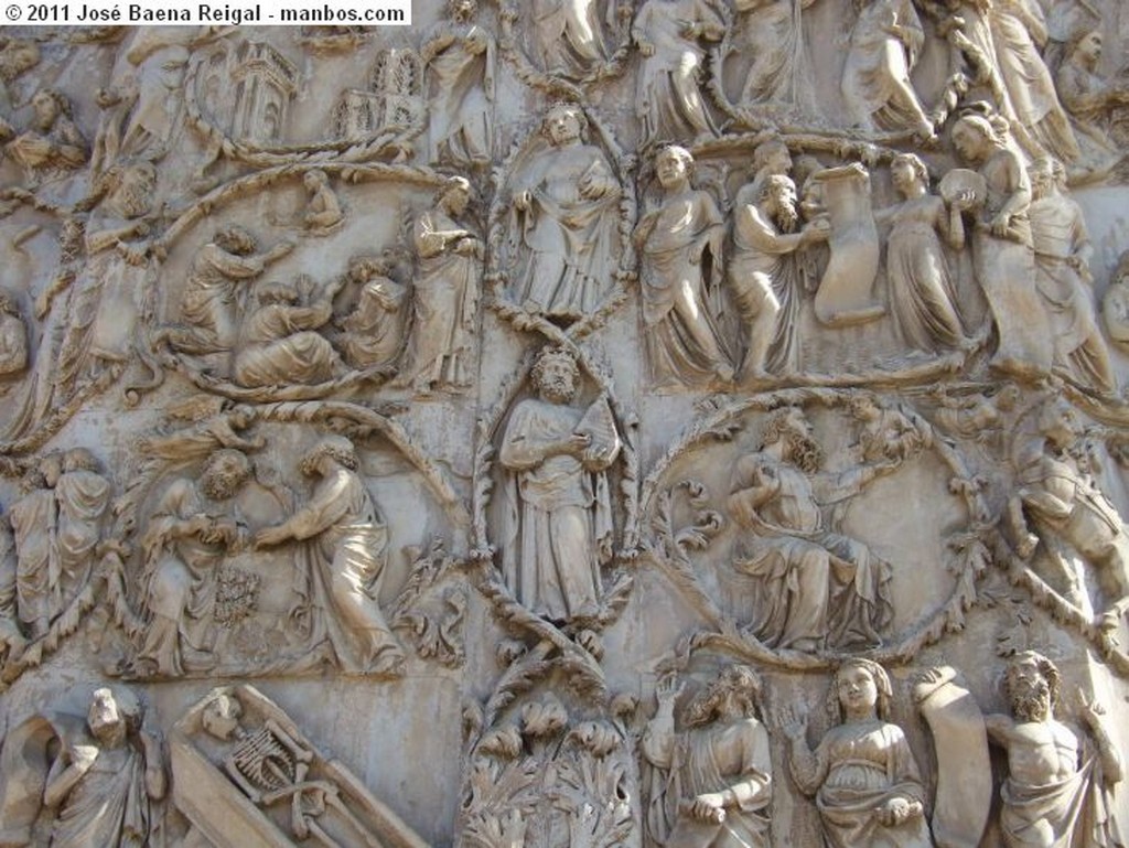 Orvieto
Pilastra del Genesis
Umbria