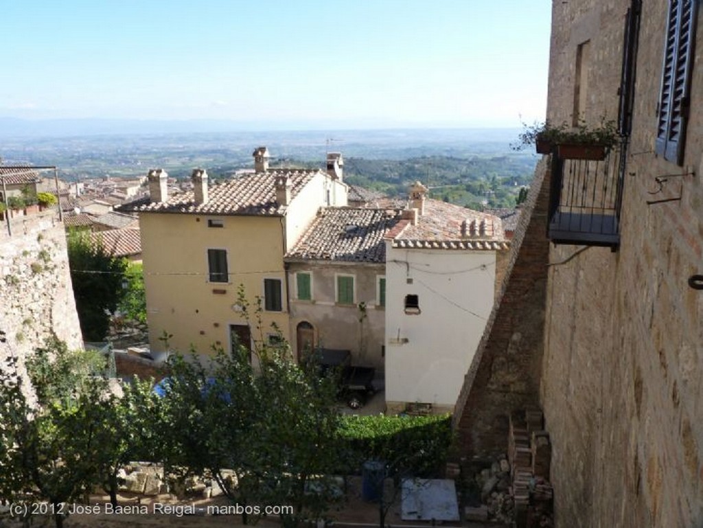 Montepulciano
Tierras de labor
Siena