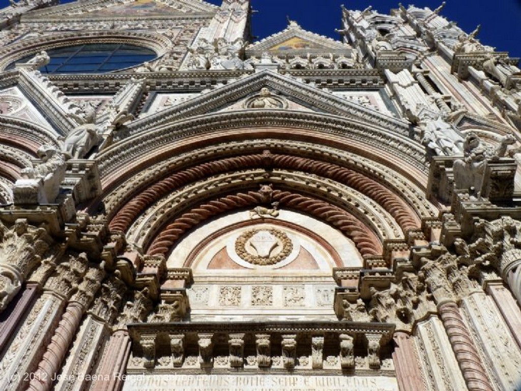 Siena
Portada de Giovanni Pisano
Toscana