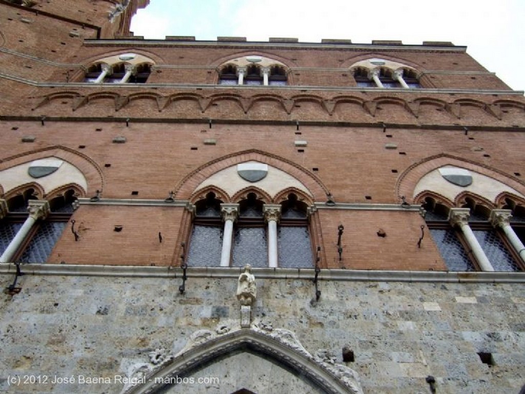 Siena
Panel de la creacion de Adan
Toscana