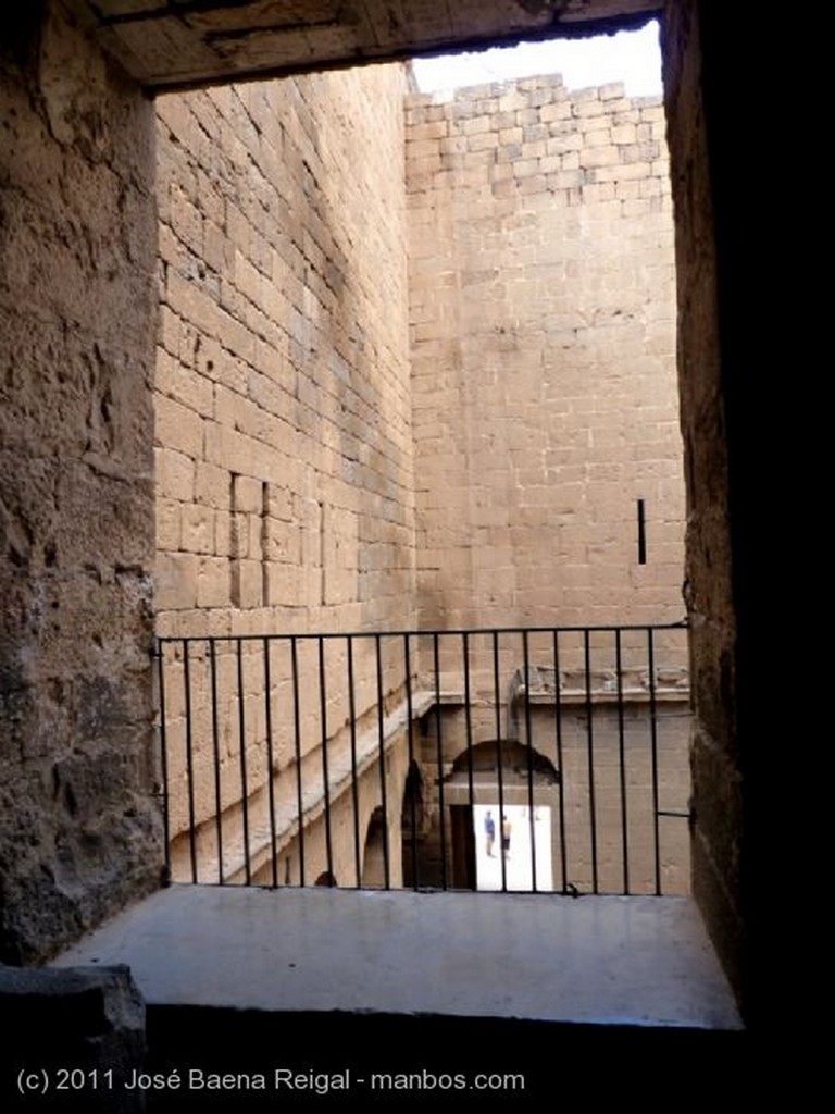 Bosra
Corredores de acceso al teatro 
Dera