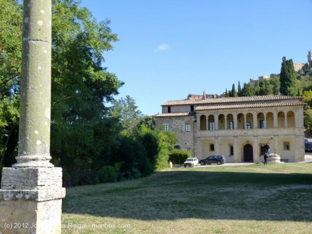 Montepulciano
Cupula sobre el azul 
Siena