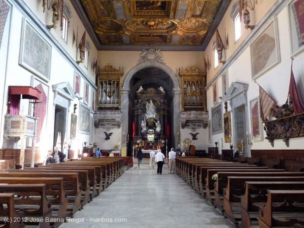 Pisa
Artesonado y banderas apresadas
Toscana