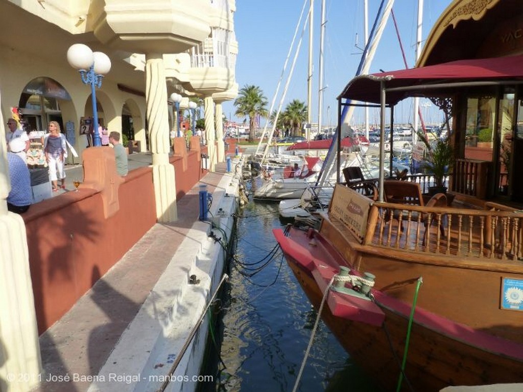 Benalmadena
Muelle y edificios 
Malaga