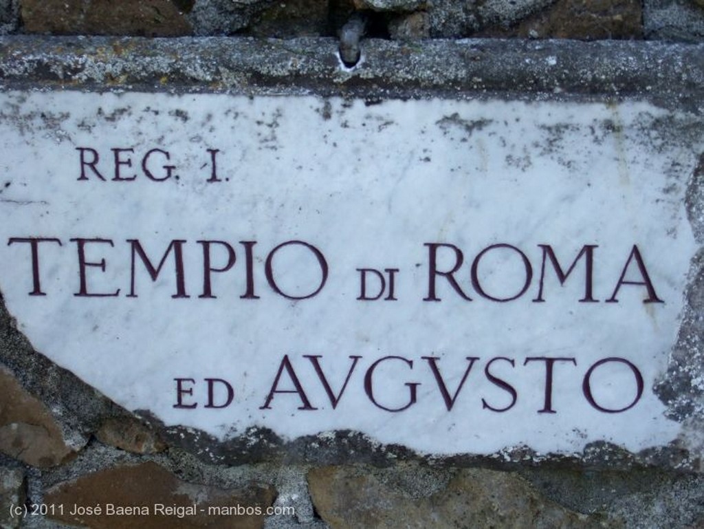 Ostia Antica
Fronton
Roma