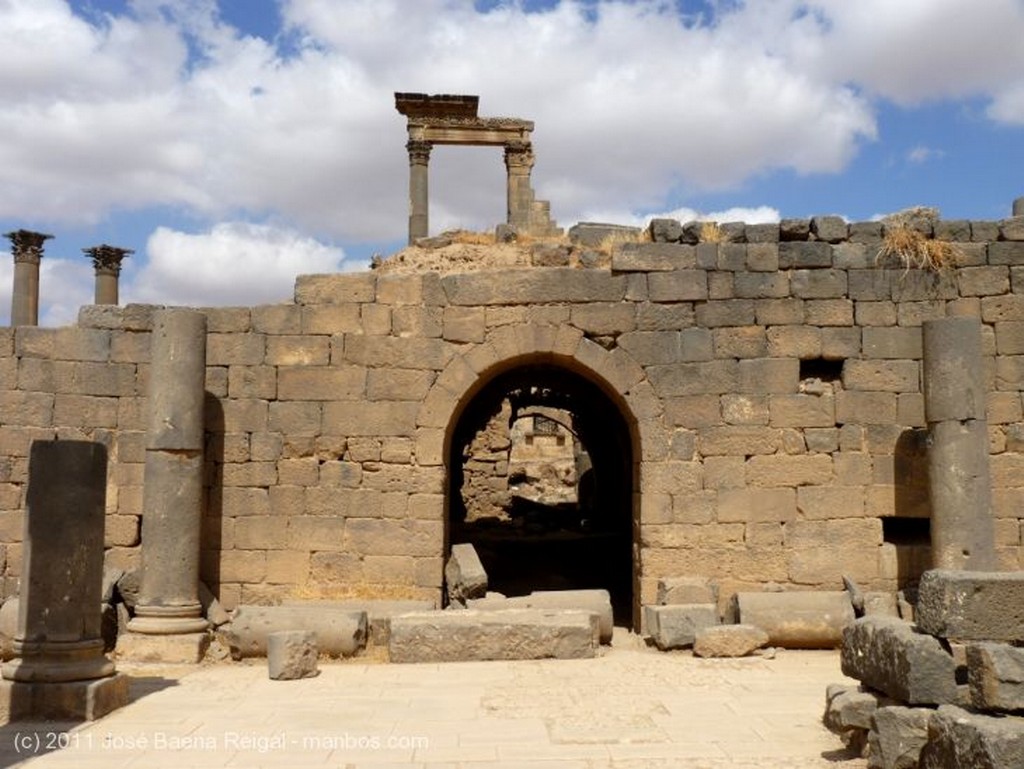 Bosra
Un inmenso campo arqueologico 
Dera