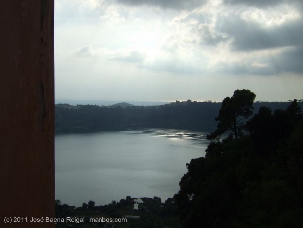 Nemi
Lago Nemi 
Lazio