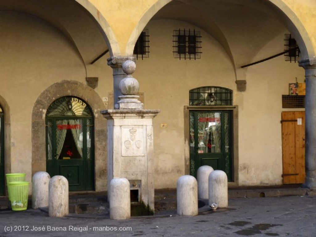 Pisa
Soportales y tenderetes
Toscana