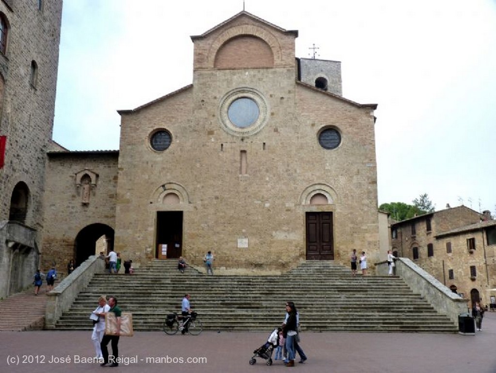 San Gimignano
Loggia del Comune
Siena
