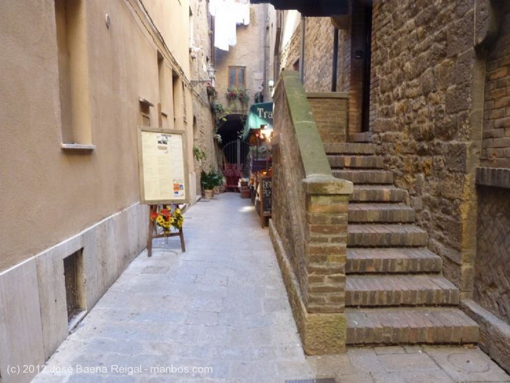 Volterra
Patio con pozo
Pisa