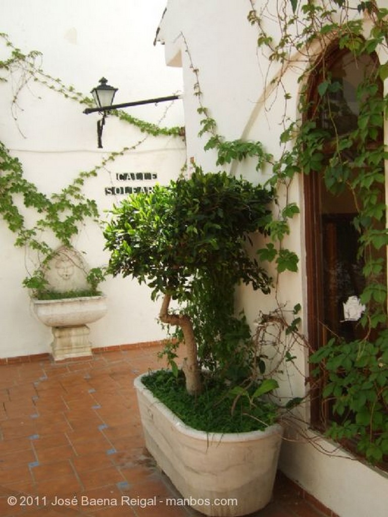 Foto de Torremolinos, Calle Soleares, Malaga, España - Pueblo blanco