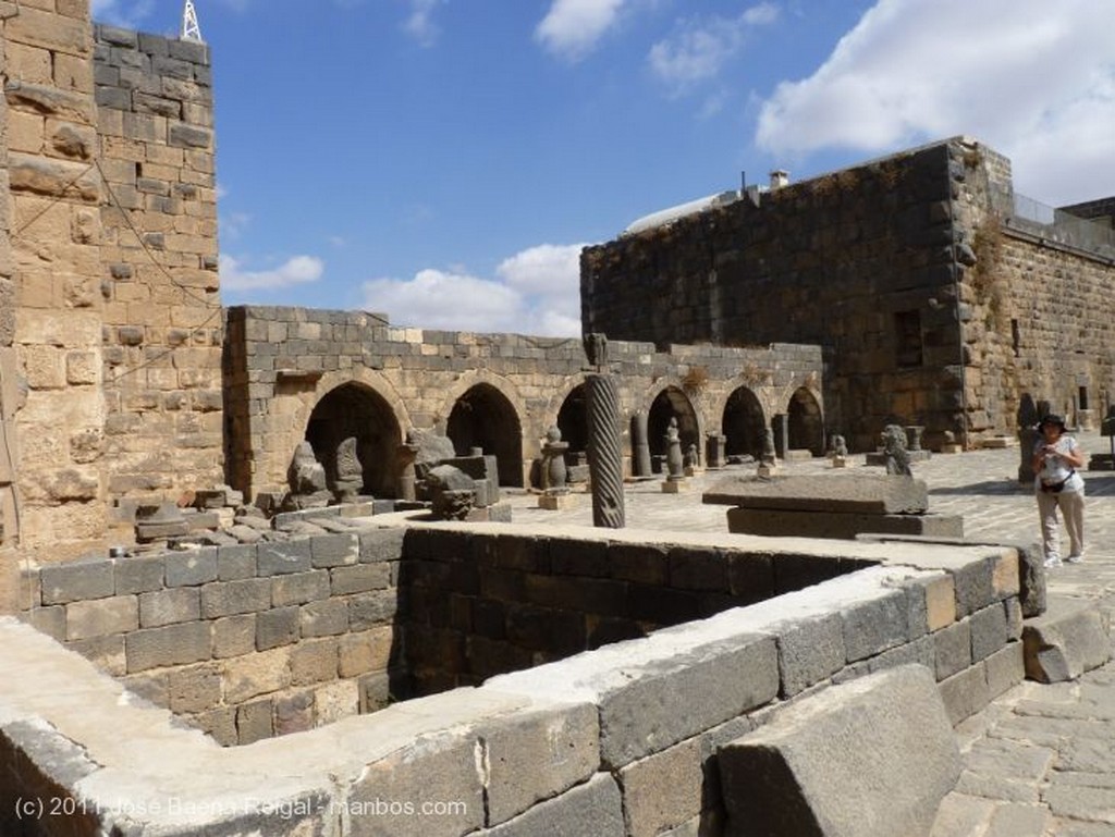 Bosra
Arcada exteriores de la cavea
Dera