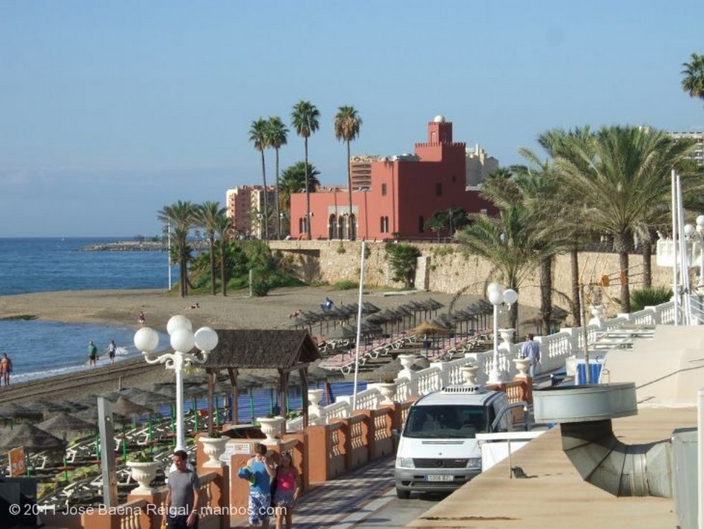 Benalmadena
Playa, edificios y sierra 
Malaga