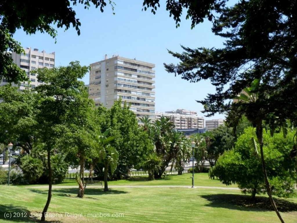 Malaga
El Edificio Negro
Malaga