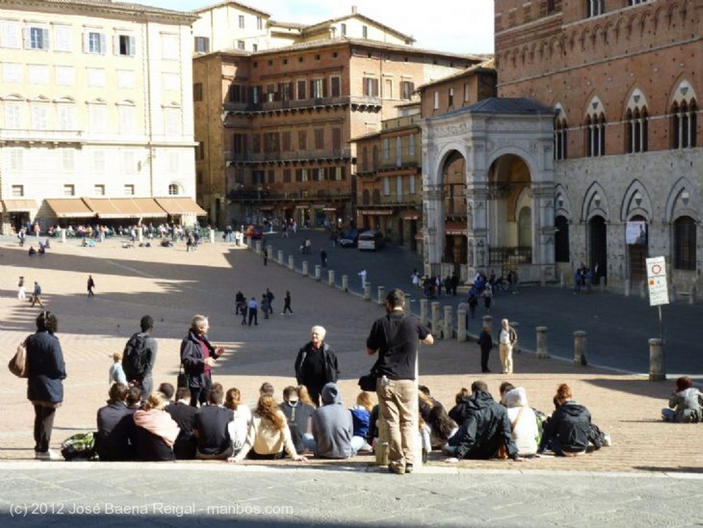 Siena
Torre del Mangia
Toscana