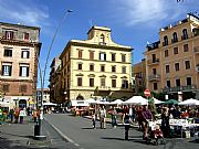 Piazza Guglielmo Marconi, Frascati, Italia