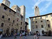 Piazza della Cisterna, San Gimignano, Italia