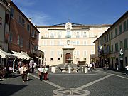 Piazza della Liberta, Castel Gandolfo, Italia