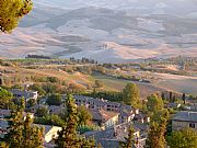 Viale dei Ponti, Volterra, Italia