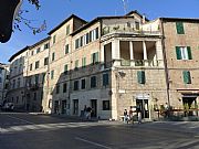 Via Giuseppe Garibaldi , Siena, Italia