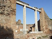 Via de los Foros, Ostia Antica, Italia