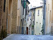 Via di Sotto, Volterra, Italia