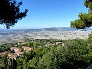 Viale dei Ponti, Volterra, Italia