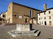 Piazza San Agostino, San Gimignano, Italia