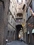 Via dei Rossi, Siena, Italia