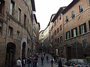 Via dei Rossi, Siena, Italia