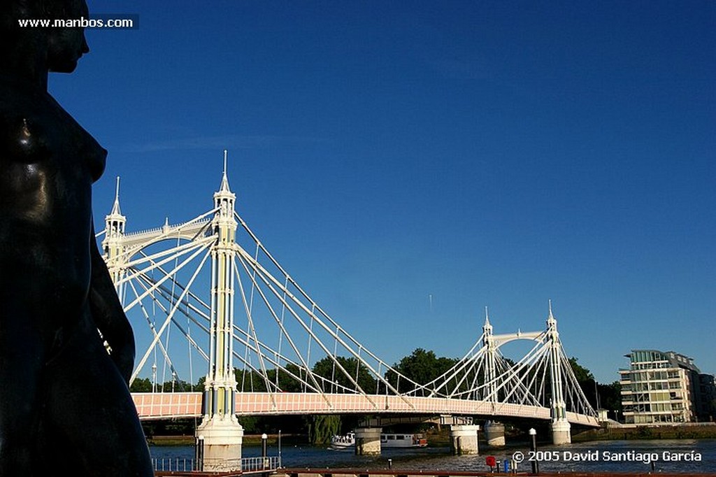 Londres
DRAGON HERALDICO JUNTO AL RIVER THAMES
Londres