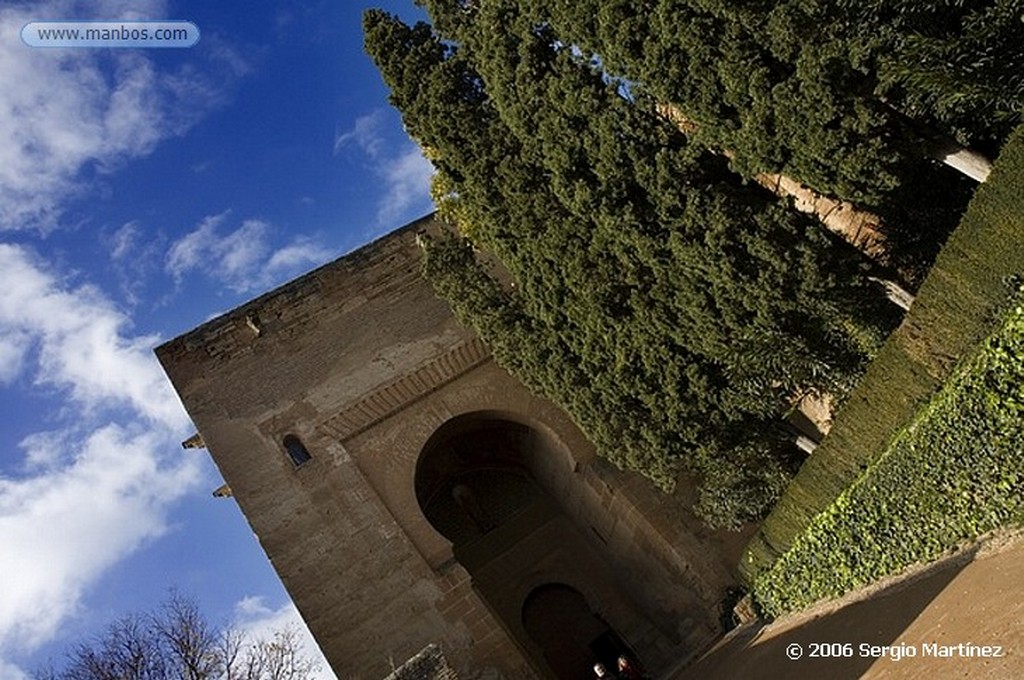 Granada
Arco y mujer en la puerta
Granada